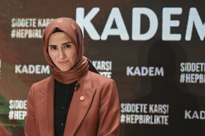 Kadına yönelik şiddete karşı seferberlik: KADEM 'hep birlikte' kampanyasını başlattı