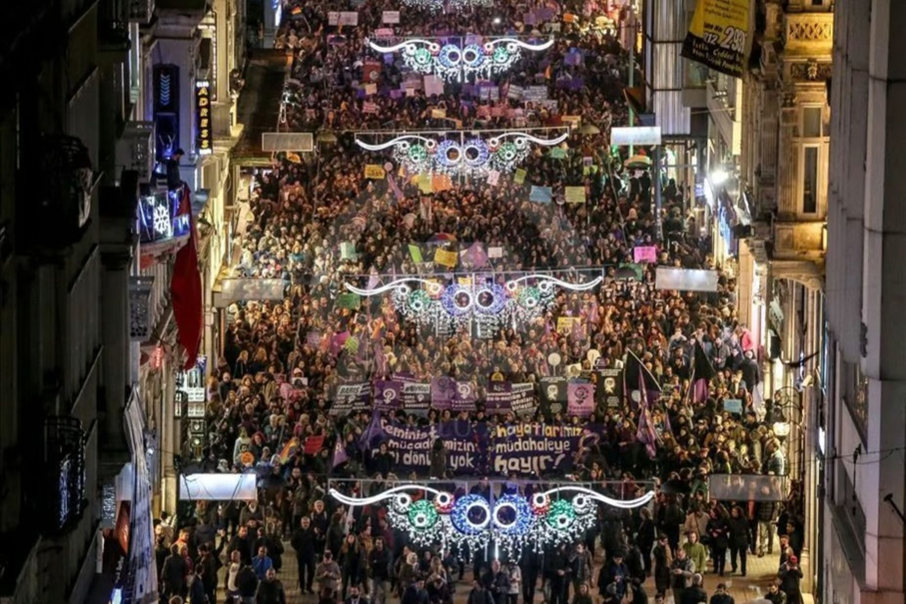 İstanbul Valiliği’nden 8 Mart önlemi: İstiklal’e çıkan tüm sokaklar kapatılacak