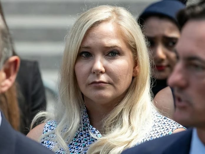 Epstein mağduru Virginia Giuffre’ın kitabına “Yılın Kitabı” ödülü verildi