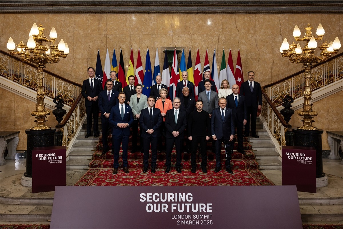 Avrupa liderleri Ukrayna için Londra’da toplandı