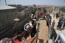 Binlerce Suriyeli evlerine dönmeye devam ediyor