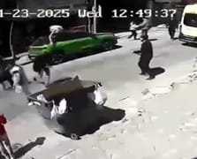 Zeytinburnu'nda bir vatandaş balkondan atladı