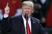 Trump'tan İranlı eylemcilere çağrı: Kurumları ele geçirin yardım yolda!