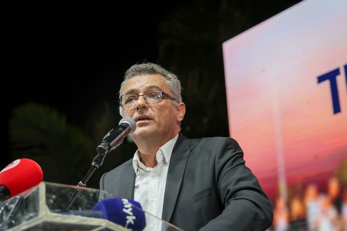 Tufan Erhürman kimdir? KKTC yeni Cumhurbaşkanı Tufan Erhürman kaç yaşında, mesleği nedir?