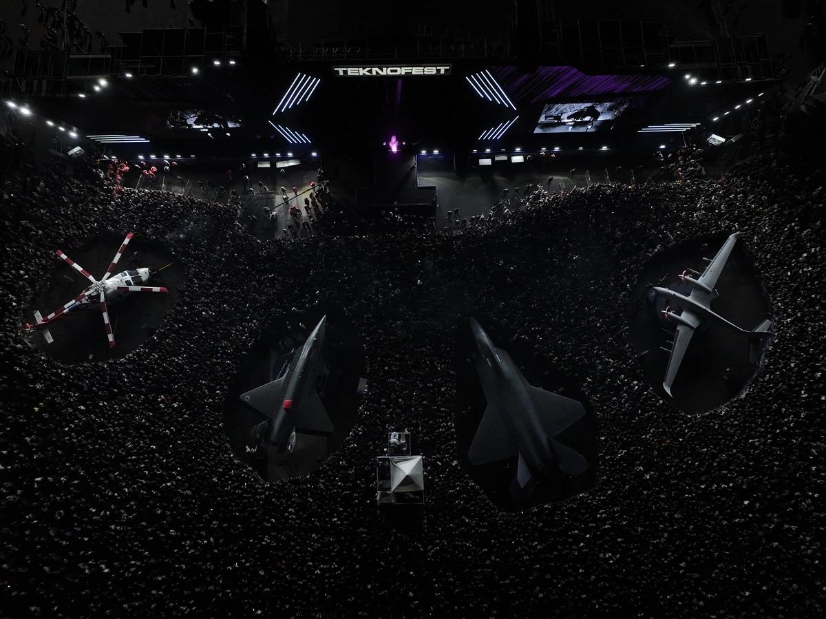 Ceza, TEKNOFEST Güneydoğu'da sahne aldı