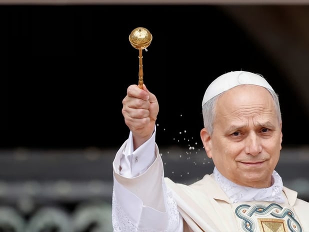 Papa 14. Leo resmen göreve başladı