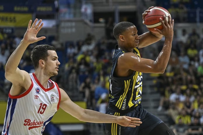 Basketbol Süper Ligi play-off yarı finalinde Fenerbahçe, ikinci maçı kazanarak seride durumu 2-0'a getirdi