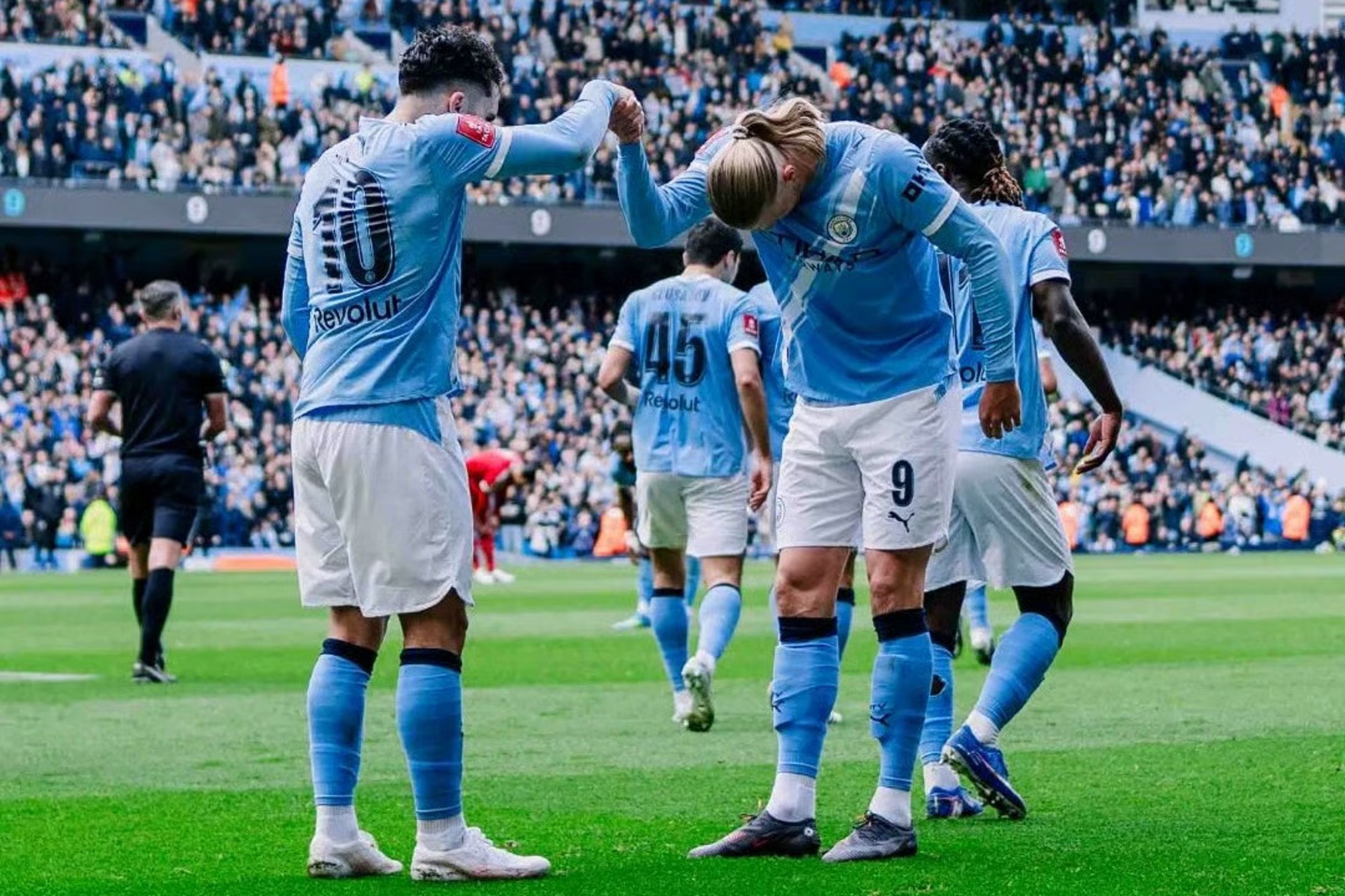 Haaland’dan hat-trick, City’den tarihi seri: Manchester City yarı final biletini aldı