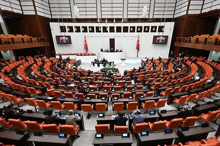 Üreticiye vergi indirimi, borçluya 72 ay taksit: Yeni yasa TBMM'de kabul edildi!