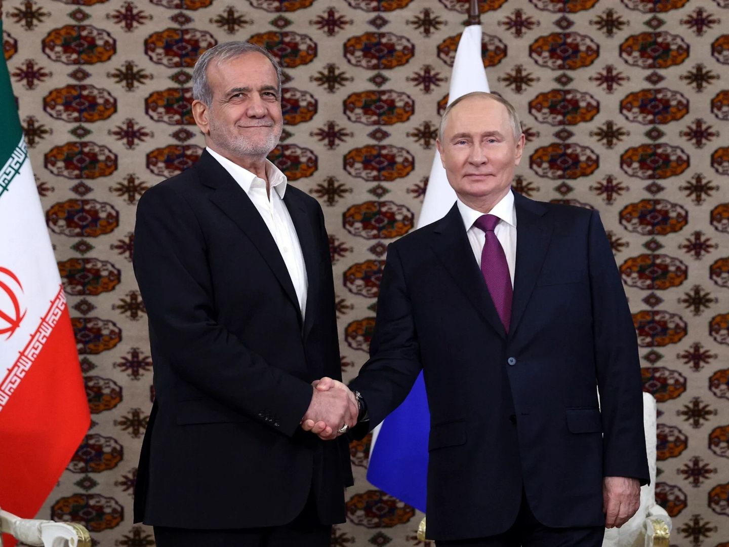 Putin ve Pezeşkiyan bölgesel gerilimi görüştü