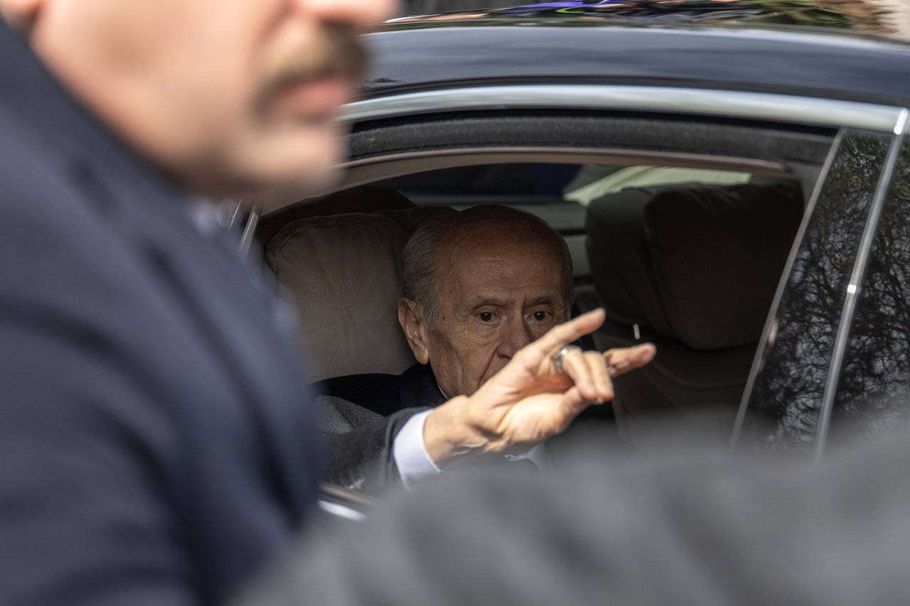 Devlet Bahçeli Türkeş'in mezarını ziyaret etti
