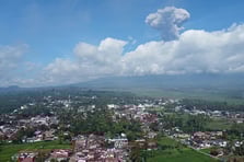 Endonezya'daki Marapi Yanardağ tekrardan faaliyete geçti