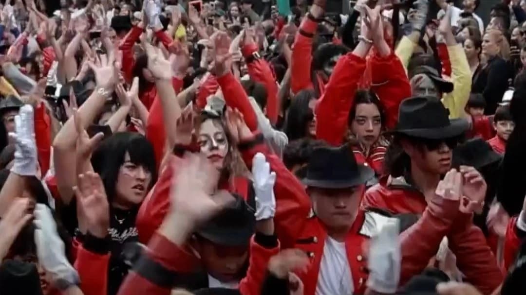 Hayranları Michael Jackson'ı dansıyla andı