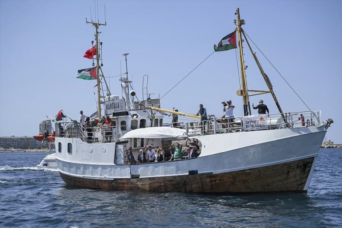 İsrail Gazze'ye yardım taşıyan Hanzala gemisine el koydu