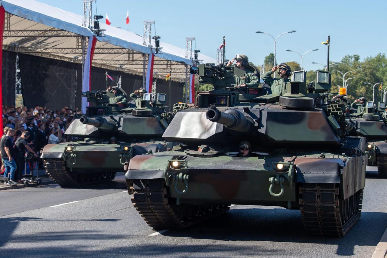 Polonya, 35 yeni M1A2 SEPv3 Abrams tankı teslim aldı