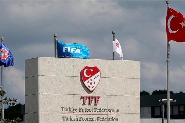 PFDK'dan Beşiktaş ve Galatasaray'a para cezası