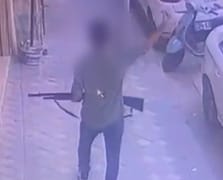 Sokakta tüfekle gezen şahıs polis ekiplerince gözaltına alındı