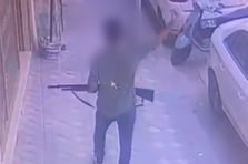 Sokakta tüfekle gezen şahıs polis ekiplerince gözaltına alındı