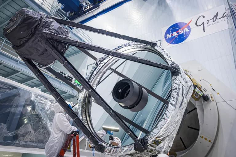 Hubble’ın bir asırlık emeği tek bir aya sığıyor