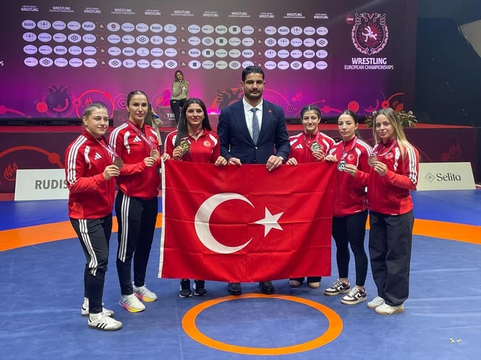 Kadın milli takımı şampiyonayı domine etti