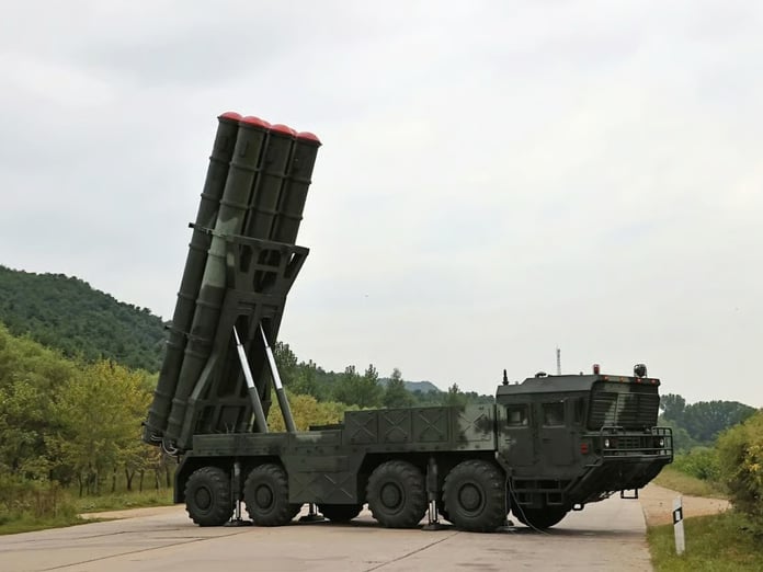 Kuzey kore, 50 adet KN-25 600 mm roket sistemini muharip birliklere teslim etti