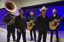 Meksika'da müzik grubu kayıp: Çeteler suçlanıyor