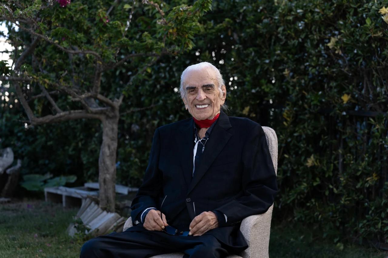 Alpay kimdir? Ünlü sanatçı Alpay öldü mü?