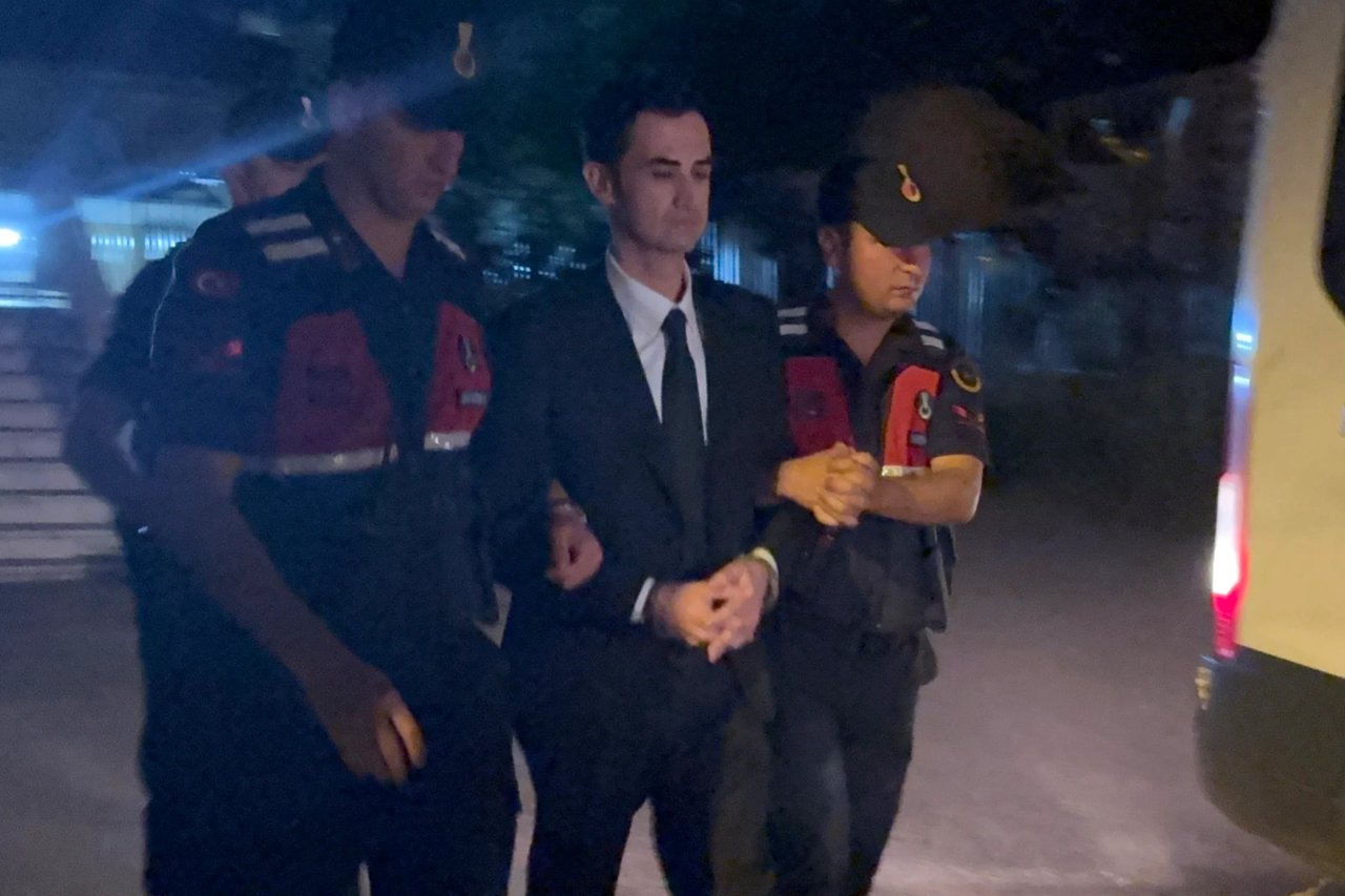 İyi Partili meclis üyeleri gözaltında