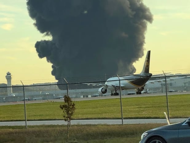 Kentucky'de kargo uçağı düştü: 7 ölü