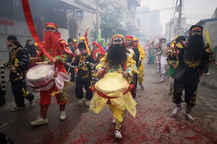 Aslan dansı ile başlayan şenlik