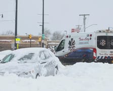 New York'ta polise kar topu atanlar için soruşturma başlatıldı