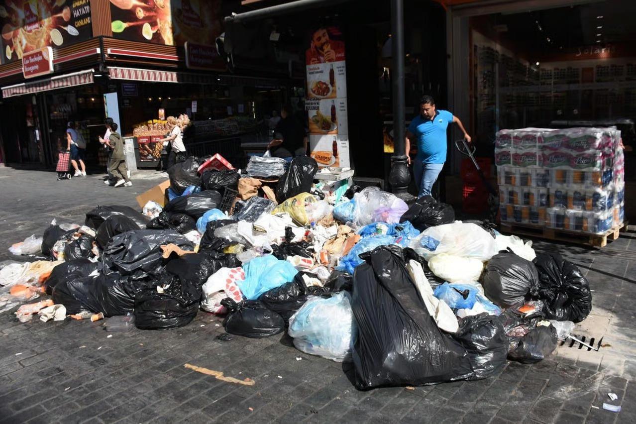 İzmir'de çöp krizi: Belediye Başkanı Cemil Tugay, CHP'li Gökhan Zeybek'i yalanladı