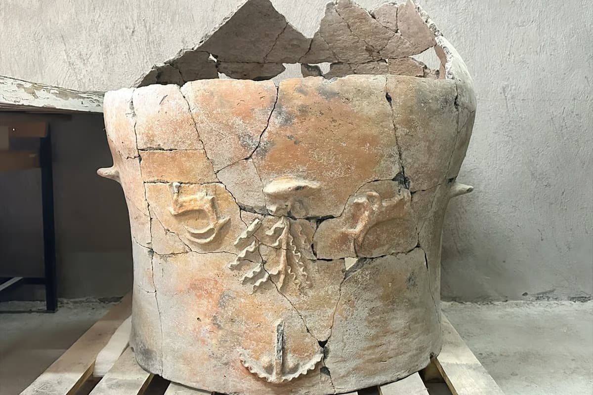 Gökhöyük'te bulunan 5 bin yıllık küp, alanın bilinçli terk edildiğini gösteriyor