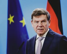 Almanya ve İsveç’ten İran’daki vatandaşlarına tahliye çağrısı