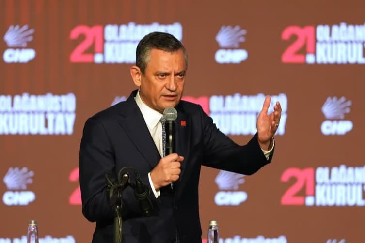 CHP kulisleri hareketli: Özgür Özel istifa ederse ne olacak?