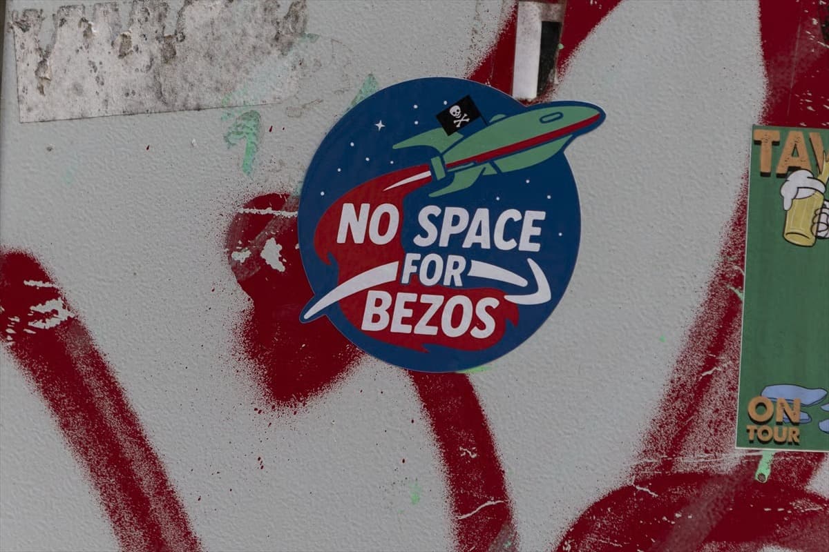 Bezos'un düğünü Venedik'te protesto edildi