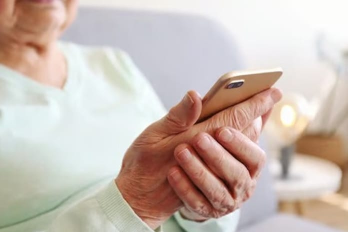 Almanya'da acil yardım hattını gereksiz meşgul eden kadının telefonları alındı