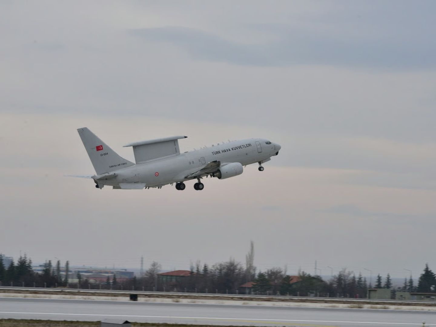 Türkiye, Rusya ihlali sonrası Litvanya’ya AWACS radar uçağı gönderdi