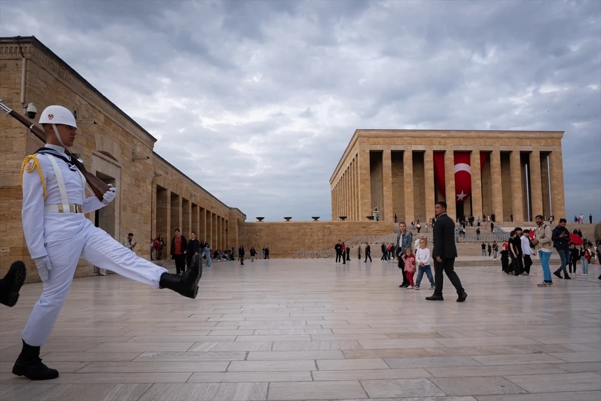 19 Mayıs’ta Anıtkabir’e insan seli: Gece gündüz ziyaret ettiler