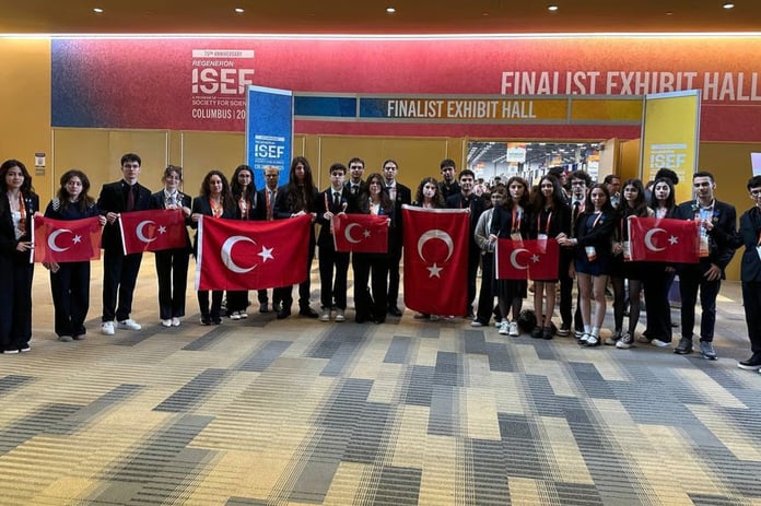 Türk öğrenciler ABD'de yapılan yarışmasından ödüllerle döndü