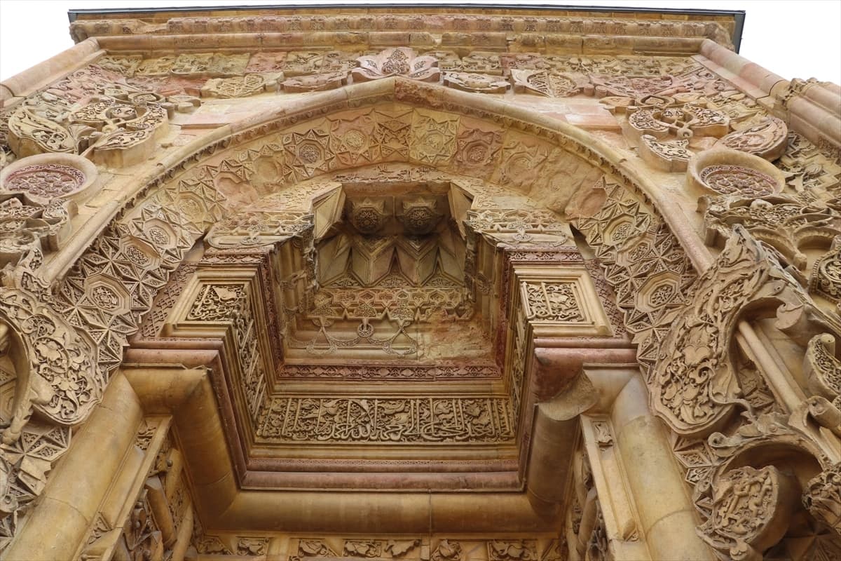Divriği Ulu Camii ve Darüşşifasına ziyaretçi akını