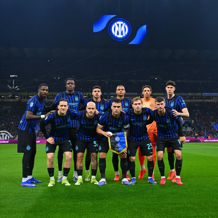 Serie A'da Milano ekipleri zirveyi paylaşıyor