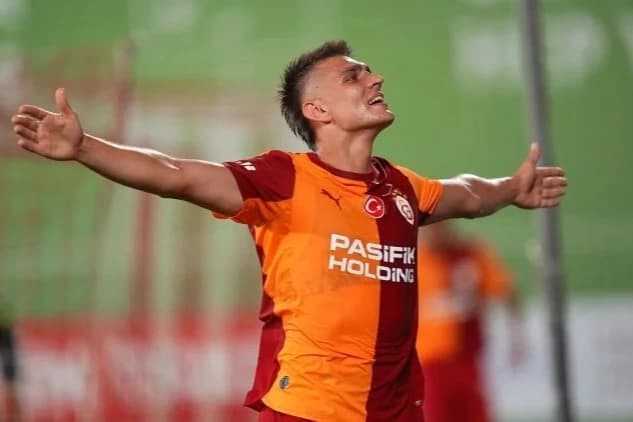Kazımcan Karataş'a iki rota