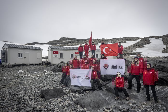 Bakan Kacır: Türkiye Antarktika'da daha aktif rol oynamaya hazırlanıyor