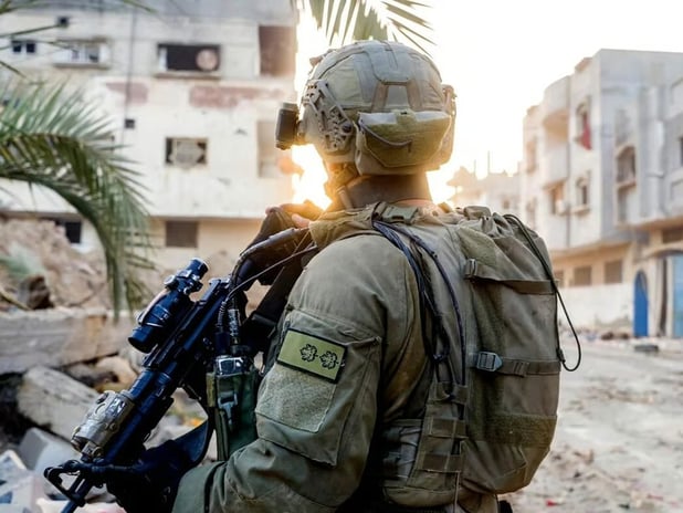 Çekya İsrailli askeri sınır dışı etti  