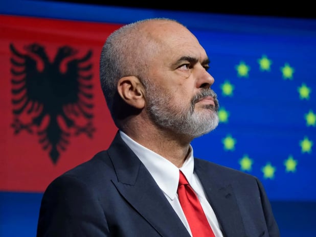 Arnavutluk’ta Rama hükümeti TikTok yasağını uzatmama kararı aldı