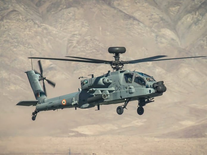 ABD, Hindistan Ordusu’na son AH-64E Apache taarruz helikopterlerini teslim etti