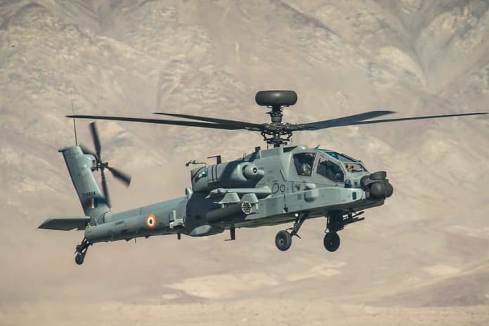 ABD, Hindistan Ordusu’na son AH-64E Apache taarruz helikopterlerini teslim etti
