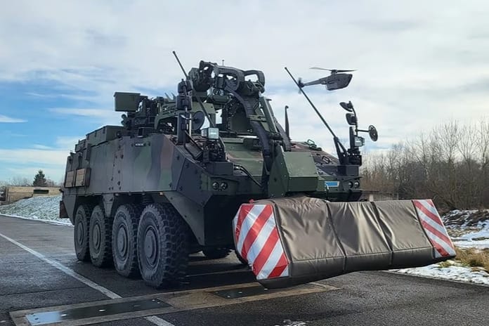 İsviçre, Piranha 8x8 araçlarına gerçek zamanlı keşif için Black Hornet 4 nano İHA siparişi verdi