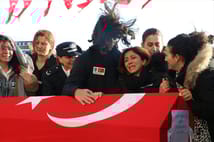 Türkiye şehitlerine ağlıyor: Yalova’da tören düzenlendi 